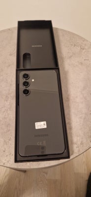 Samsung S24 FE128, 8GB , Perfekt, Helt nye Samsung S24 FE 128 GB.Købt Kontant  hos Telia. Kvittering