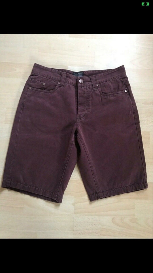 Shorts, Minimum, str. 28