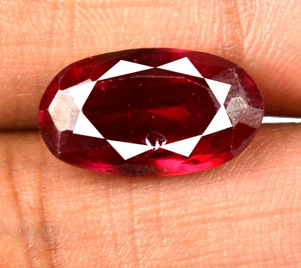 Andet smykke, ædelsten, 7.25Ct rubyBurma certifikat