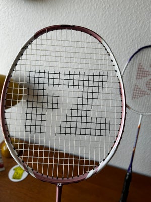 Badmintonketsjer, Yonex, Til salg: Badmintonketchere – Yonex & FZ Forza
1. Yonex Dynamic Levitate
St