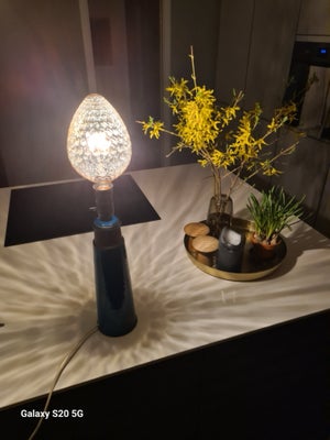 Anden arkitekt, Kahler, bordlampe, Stor bordlampe med dokdebens mønster i keramik designet af Nils K