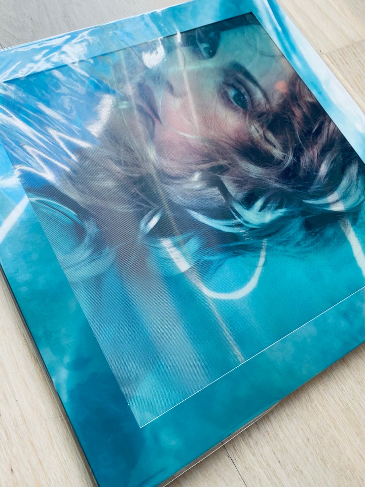 Madonna Ray Of deals Light 25th Anniversary Holographic 3D Lenticular Vinyl Sleeve!