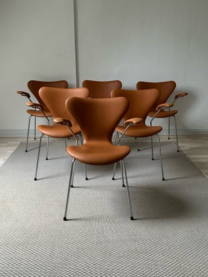 Arne Jacobsen, 3207, Stol, 7'er stole med armlæn fra Fritz Hansen, ny polstret i lækkert semi-anilin