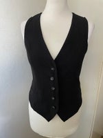 Vest, Urban Outfitters, str. 36