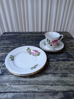 Porcelæn, Kop med 2 tallerkener og 2 underkopper, Kop med 2 tallerkener og 2 underkopper.