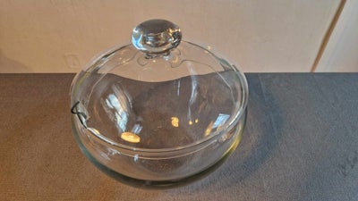 Glas, Glas bowle, Ældre glas bowle.
Kan rumme 3 liter hvis den er helt fyldt.