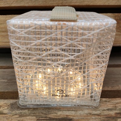 Solcelle Lanterne, SolarPuff, med varmt hvidt lys og lyssensor.
Op til 90 lumen i otte timer Lige ve