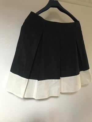 Nederdel, str. 40, H&M,  Sort med hvid kant,  Bomuld og polyester,  Ubrugt, 

Sød nederdel i lækker 