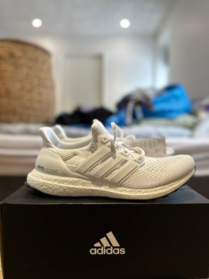 Sneakers, Adidas Ultra Boost 1.0 White, str. 44,5,  Hvid,  Ubrugt, Adidas Ultra Boost 1.0 i en lække