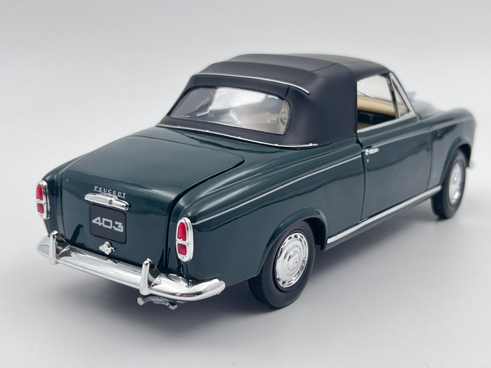 Modelbil, 1957 Peugeot 403, skala 1:18