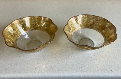 Glas, Skåle, 2 nye glas skåle med guld mønster på ydersiden af skålen. Glasskåle med bladguld på yde