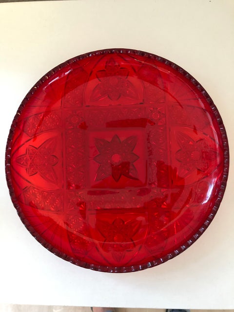 Glas, Fad, Rødt glasfad som kan anvendes til f.eks. lagkage…