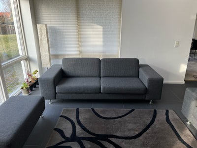 Sofa, stof, 3 pers., 3 pers. sofa: L 230 x D 92 x H 78 (ca.15 år)- sofaen har en plet som kan renses
