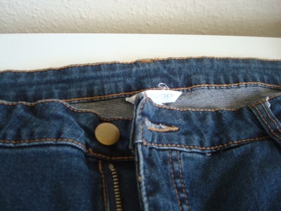 Jeans, Basic Collection , str. 42,  blå,  Næsten som ny, Brugt 1- 3 gange
Pris er + porto
Er til sal