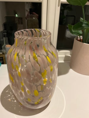 Vase, Håndlavet vase , Hay, Er helt som ny. 
Ny pris 699,-