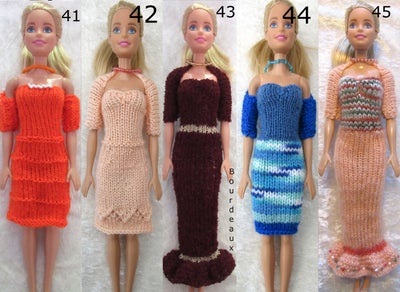 Dukketøj, Barbie tøj, Barbietøj, NYT!, Hjemmestrikket/hæklet barbietøj. Alt tøjet er lige til at træ