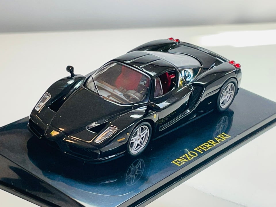 Modelbil, Ixo Enzo Ferrari, skala 1:43