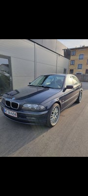 BMW 318i, 1,8 Touring, Benzin, aut. 2000, km 160000, blåmetal, klimaanlæg, aircondition, ABS, airbag