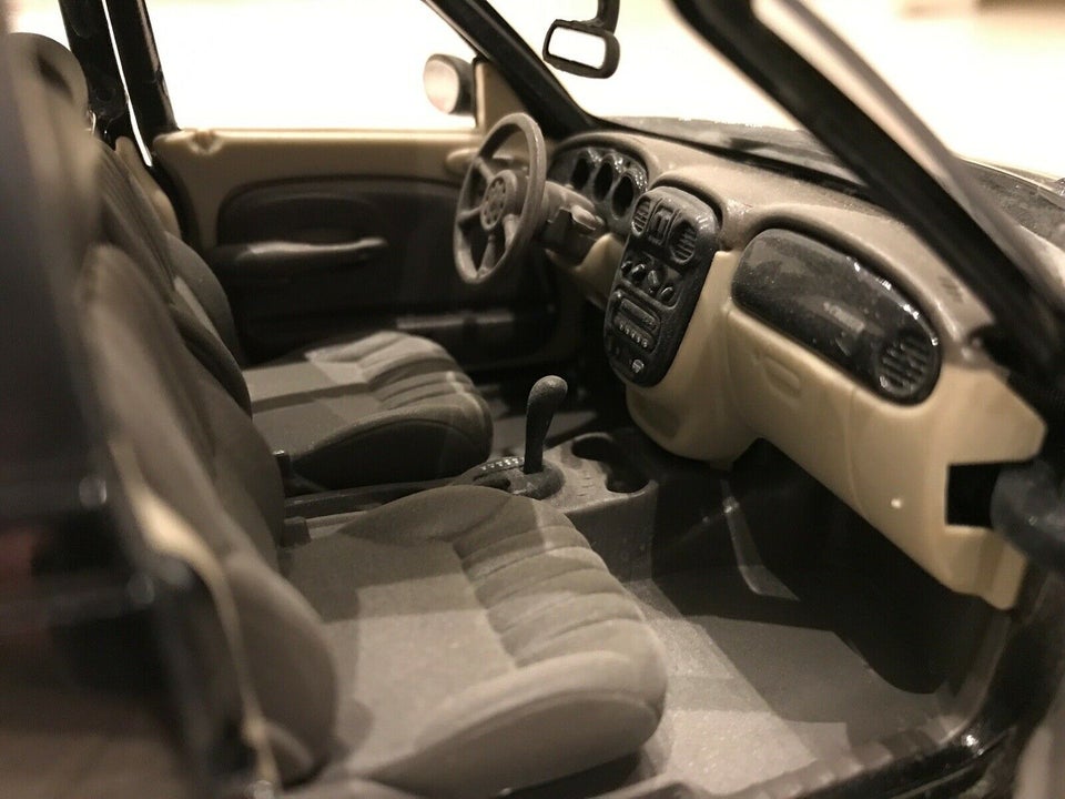 Modelbil, Chrysler PT Cruiser 1/18, skala 1:18