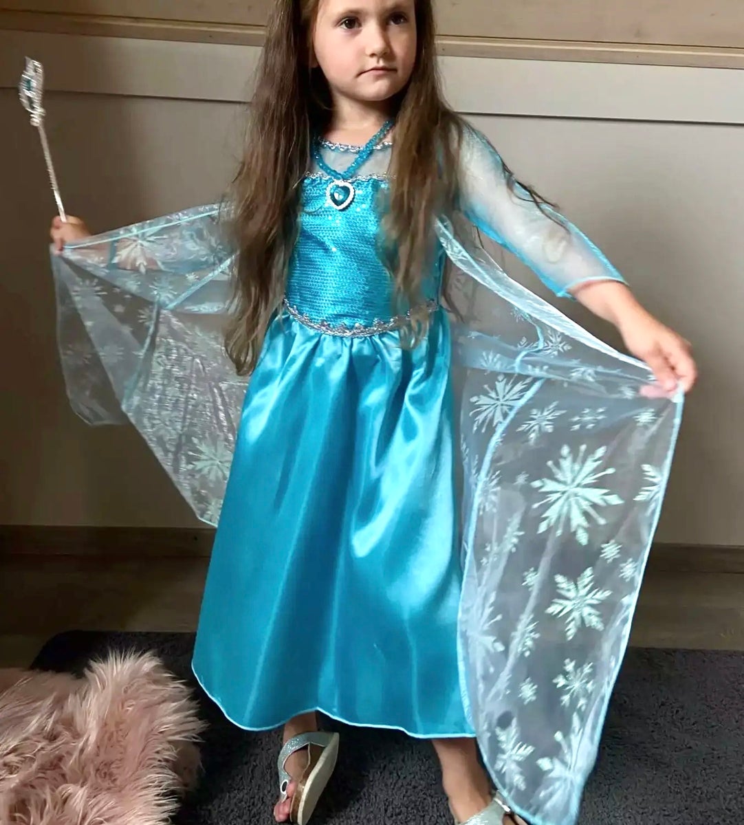 ramme pludselig Dominerende Kjole, Frost kjole med Elsa - dba.dk - Køb og Salg af Nyt og Brugt
