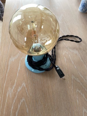 Lampe, Giv det arbejdsrum noget hygge med en retro lamp med fedt industriel pære. Keramik fatning so