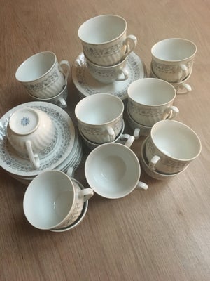 Porcelæn, Kaffekopper, 14 par Kaffekopper incl. 14 underkopper. Mrk.: Made in China S.
Koppen er 6,8