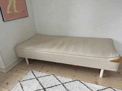 Boxmadras, Ikea, b: 90 l: 200 h: 40, Fin seng på hvide runde træben - topmadras medfølger - Røgfrit 