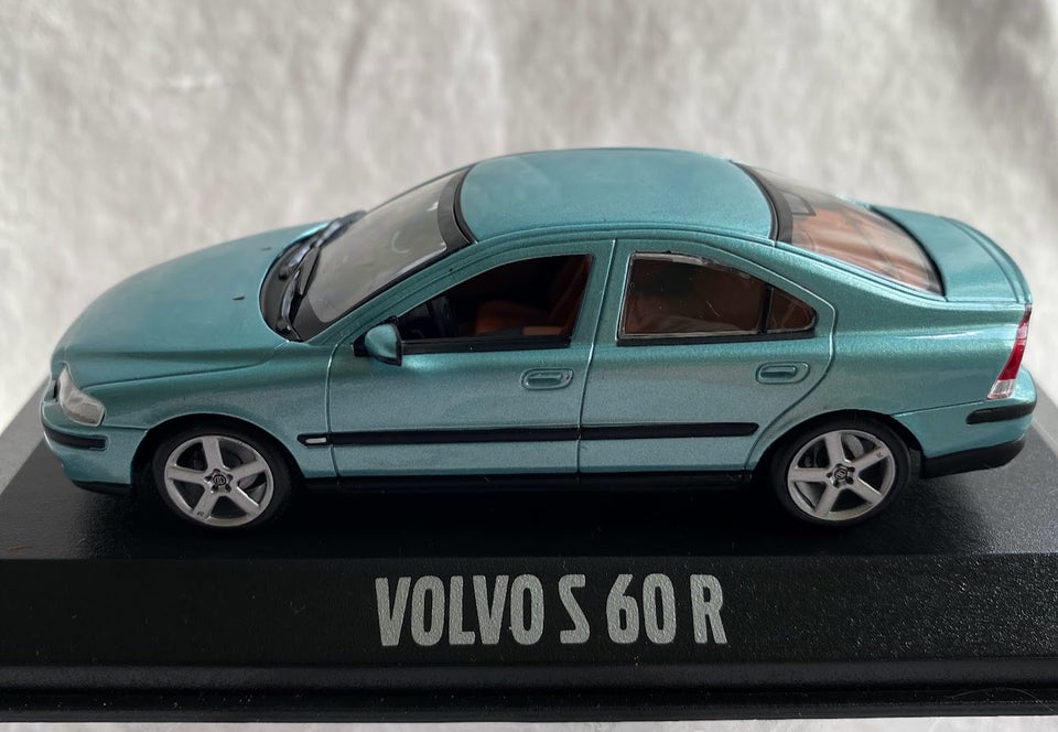 Modelbil, Volvo S60R. Paul’s Model Art, skala 1:43