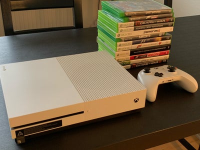 Xbox One S, God, Xbox One S konsol
Inkl. 1 Controller, strømkabel, HDMI kabel.

Plus 9 Xbox 360 spil