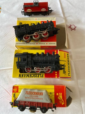 Togtilbehør, Fleichmann Fleichmann, skala ?, Fleichmann tog
2 lokomotiv
2 vogne

Pæne og velholdte


