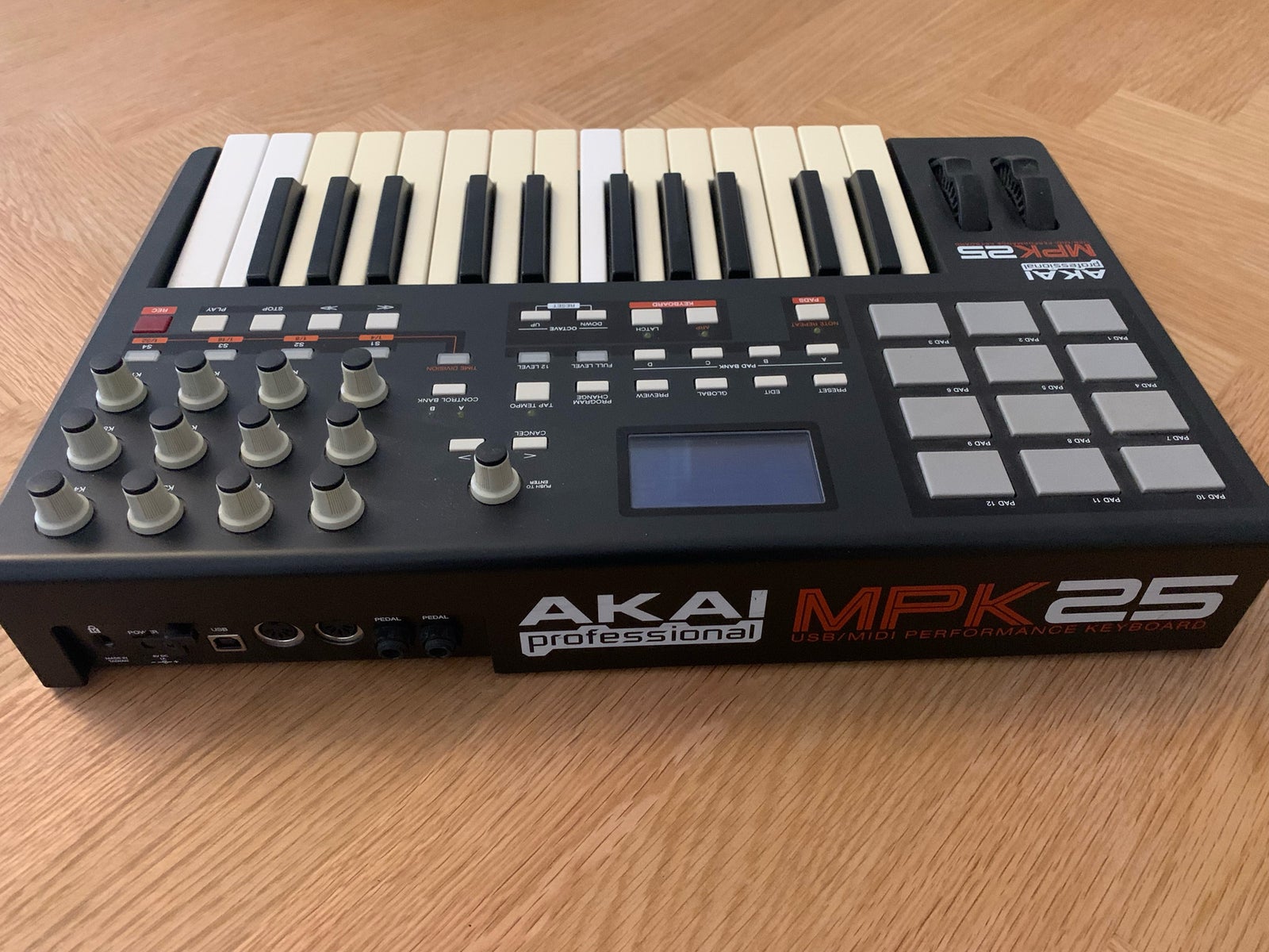Midi keyboard, Akai MPK 25