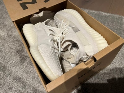 Sneakers, Adidas Yeezy Boost 350V2, str. 39,  Hvid (Bone),  Stof,  Næsten som ny, Mega cool YZY 350V