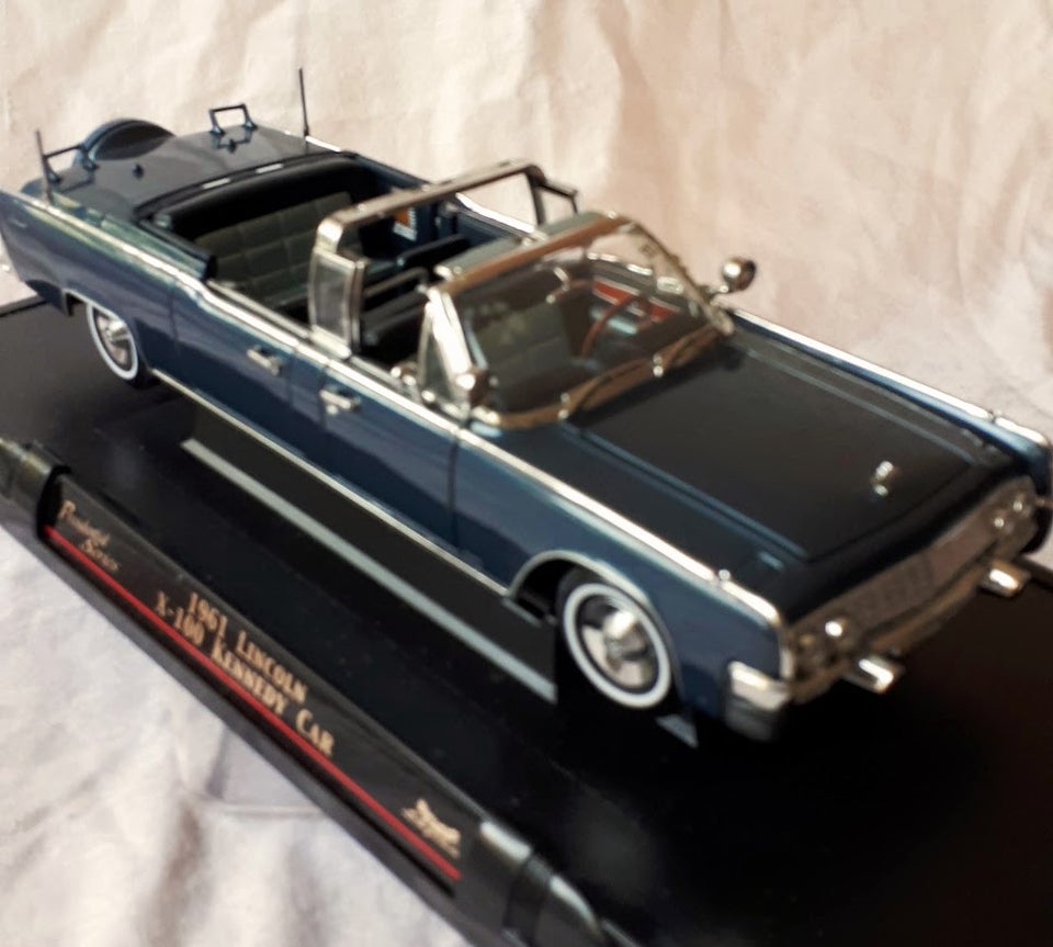 Modelbil, Road Signature. Ford Lincoln X-100. JFK President