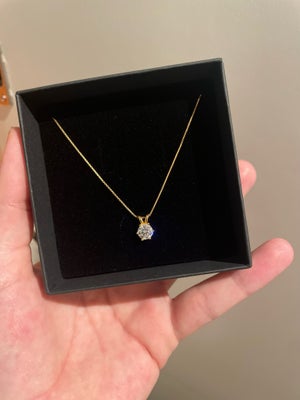 Halskæde, Helt ny halskæde (perfekt som gave + pæn indpakning). 

Halskæde med et 1.0ct moissanite s