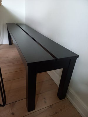 Bænk, Ikea, 158x36x44

Sort malet Brugsspor 

Har 2 pris pr stk 

Bjursta fra ikea