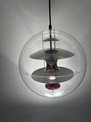 Pendel, VP Globe, Fin lampe med certifikat og original kasse samt samlevejledning. Lampen er fra 201