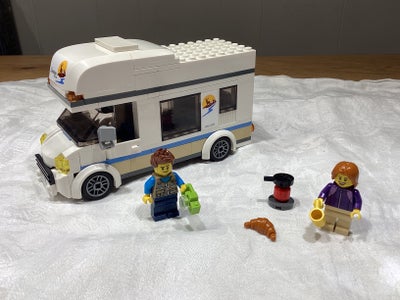 Lego City, 60283 - Holiday Camper Van, Flot autocamper med far, mor og baby.

Der mangler et lille s