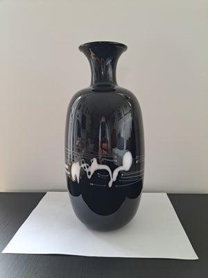 Vase, Glasvase, Holmegaard glasværk, Holmegaard glasværk vase. Ca. 31cm. høj.