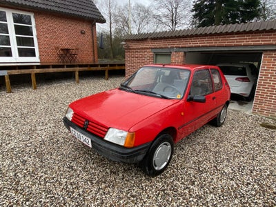 Peugeot 205, 1,1 Color-line, Benzin, 1989, 3-dørs, N.B.  bilen har yderligere 6 års syn (2029) den k