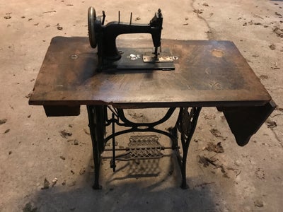 Symaskine bord, b: 80 d: 40 h: 80, Gammel symaskinebord sælges