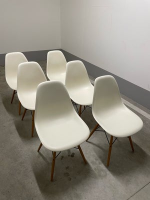 Eames, Plastic Side Chair DSR, Spisestue, Smuk spisestuestol designet af designduoen Charles & Ray E