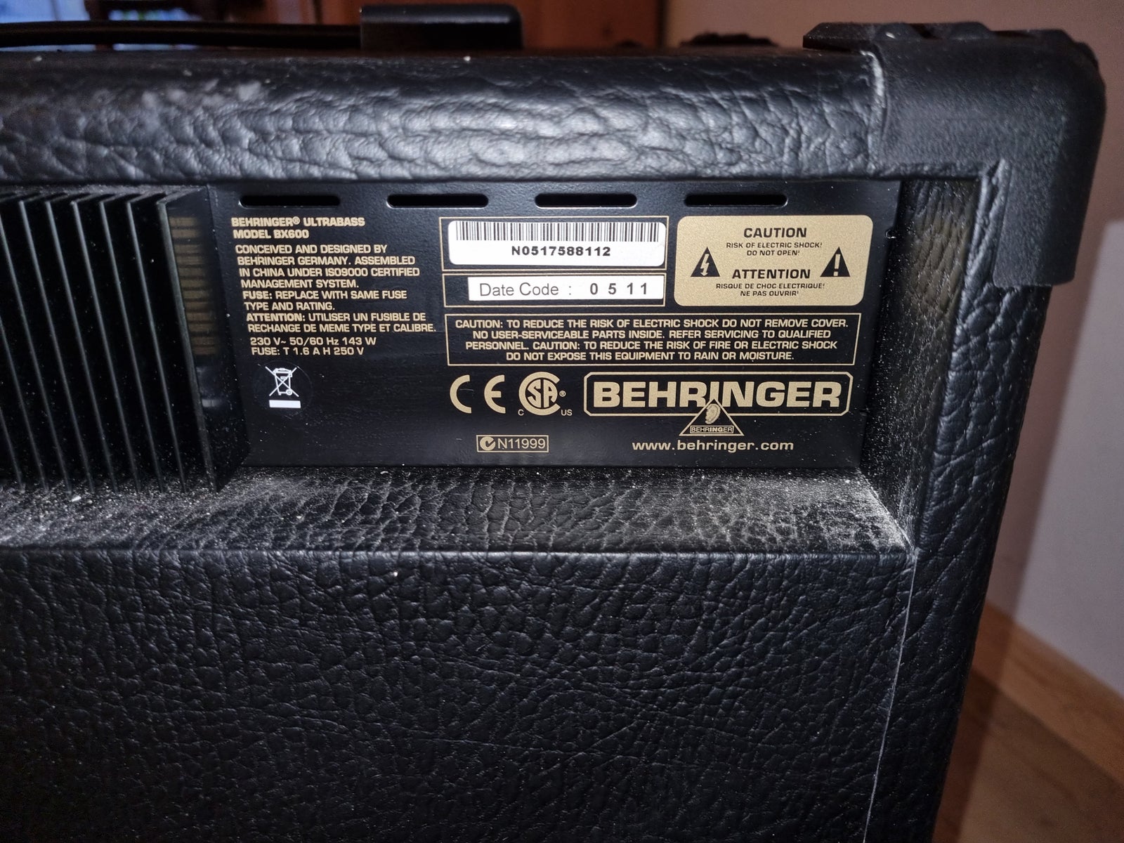 Bascombo, Behringer BX600, 60 W