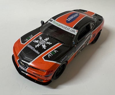 Racerbil, Scalextric Digital, skala 1/32, C 3517 - # 23 - Chevrolet Camaro GTR

Brugt med kosmetiske