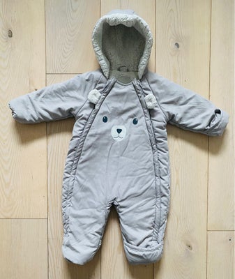Flyverdragt, H&M, str. 68, Rigtig fin flyverdragt fra H&M i str. 68 (4-6 mdr.), med luffer ved hænde