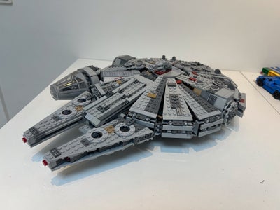 Lego Star Wars, 75105, Falcon uden figurer. Samlet. Kan sendes på købers regning. Udprintet manual k