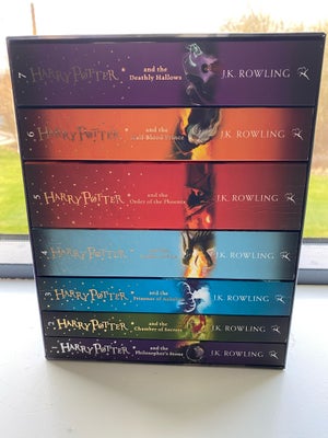 Harry Potter, JK Rowling, genre: fantasy, Harry Potter bokssæt, engelsk paperback, læst en gang, fra