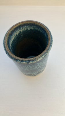Keramik, Søholm vase, Søholm vase nr 3195 af Maria Philippi. Priside 200 kr eller kom med et bud. Hø