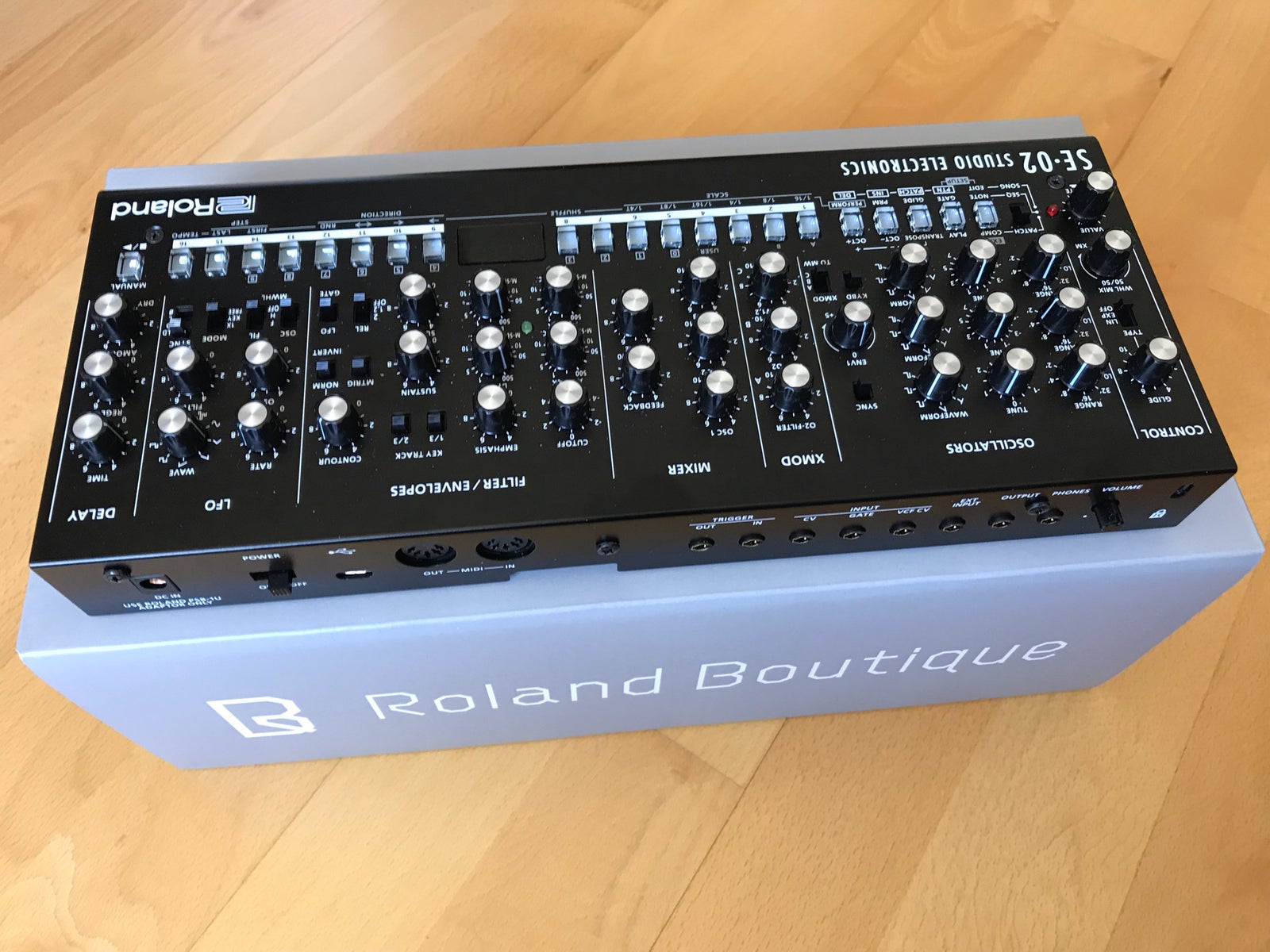 Synthesizer, Roland SE-02 Studio Electronics Roland