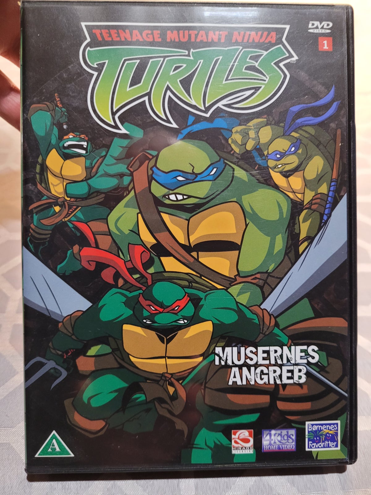 Turtles 1 Musernes angreb; Turtles 2 - Mød Casey J, DVD,