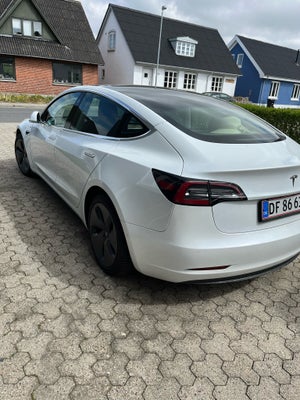 Tesla Model 3, El, 2020, km 145000, hvidmetal, træk, 4-dørs